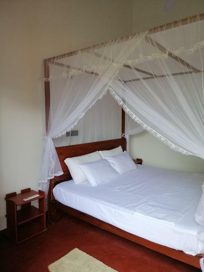 Top Mount Villa Hikkaduwa Exterior photo