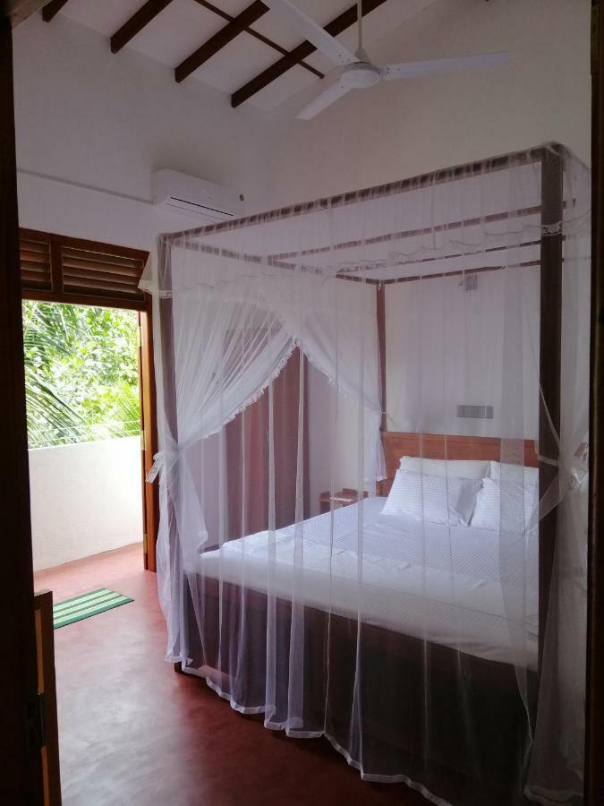 Top Mount Villa Hikkaduwa Exterior photo