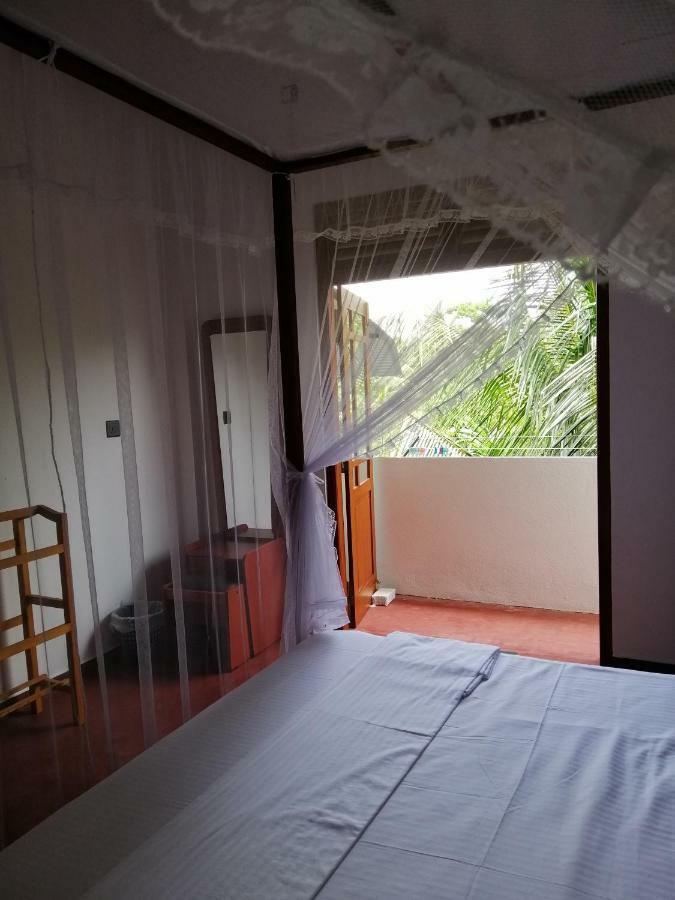 Top Mount Villa Hikkaduwa Exterior photo